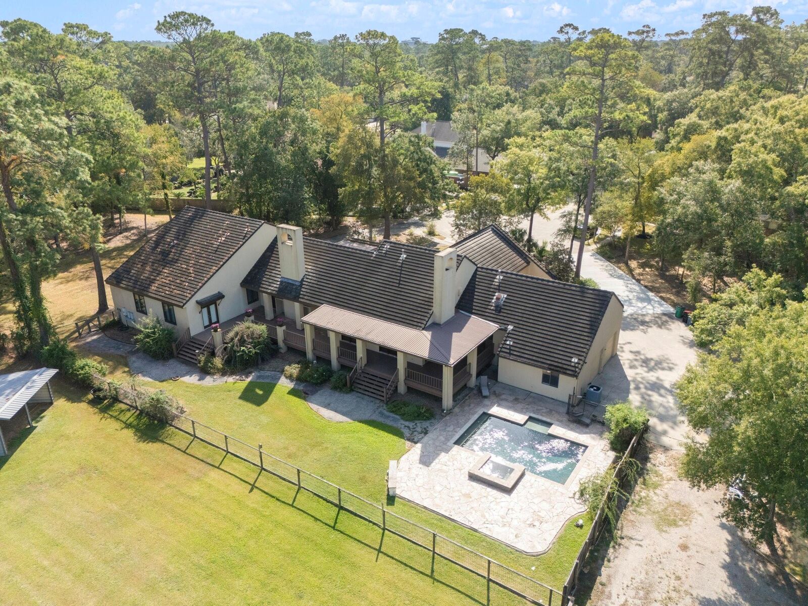 Property Photo:  4 Del Oro Court  TX 77521 