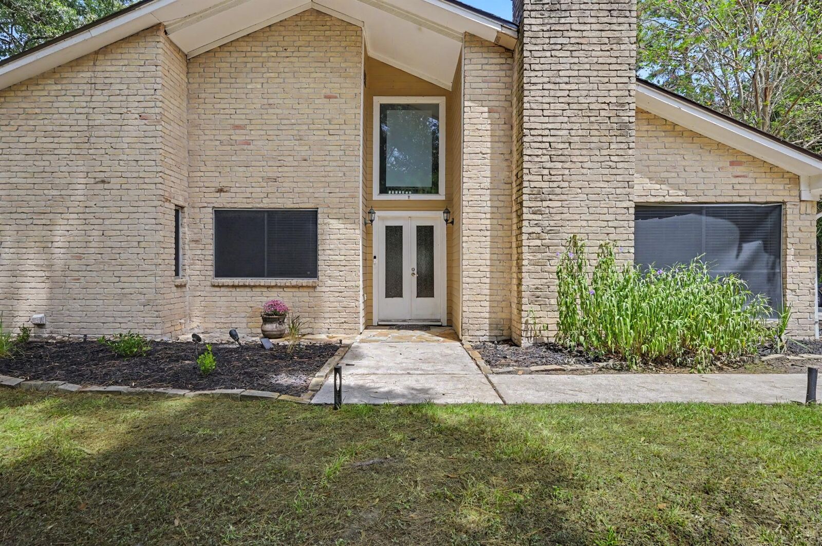 Property Photo:  2407 Fawnwood Lane  TX 77386 