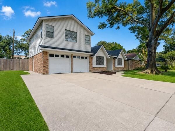 Property Photo: 2305 Peach Lane TX 77502