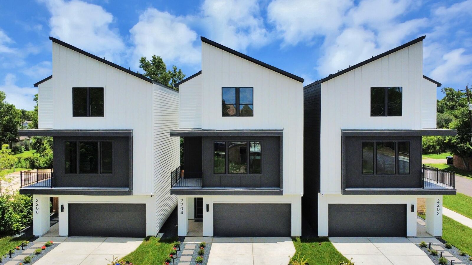 Property Photo:  2206 Carr Street  TX 77026 