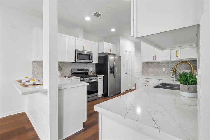 Property Photo: 2118 Gemini Street TX 77058