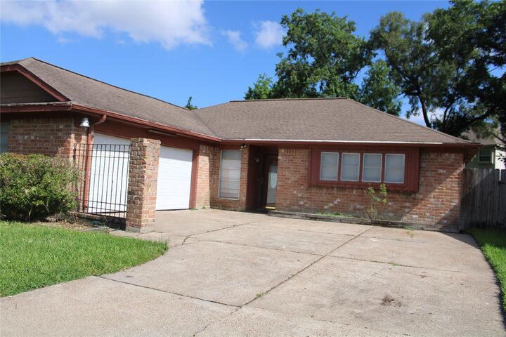 Property Photo:  13819 Crosshaven Drive  TX 77015 