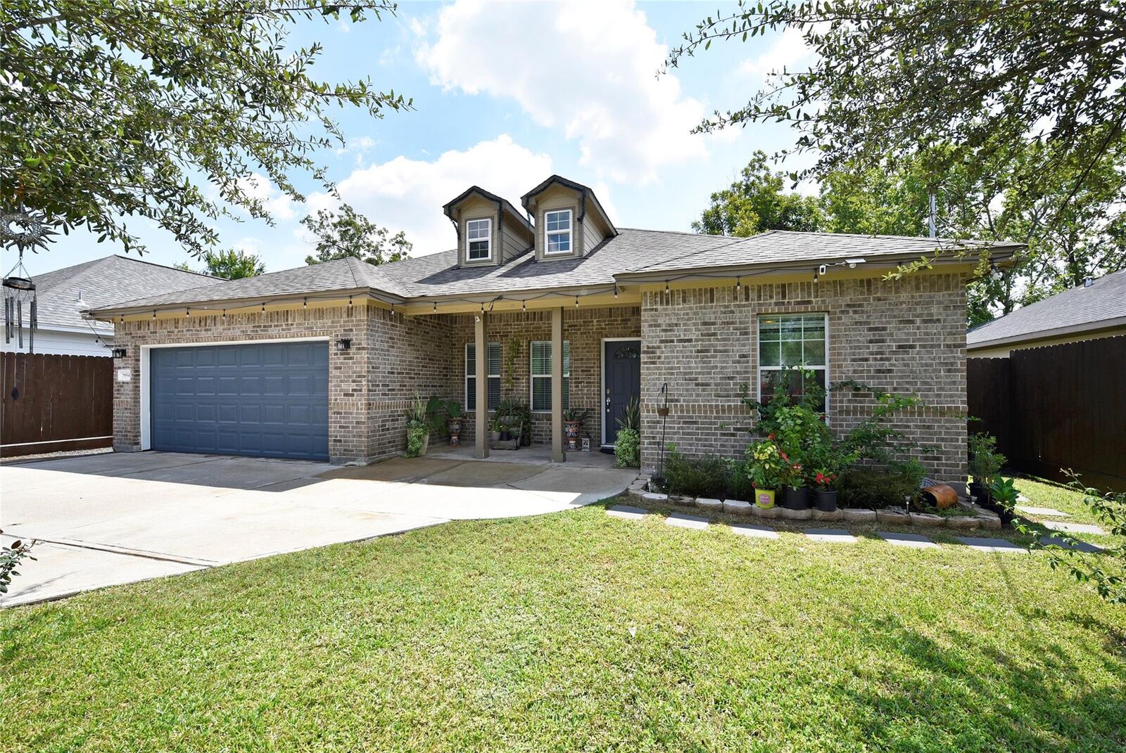 Property Photo: 7954 Sparta Street TX 77028