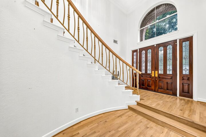 Property Photo: 407 Lakeside Boulevard TX 77478