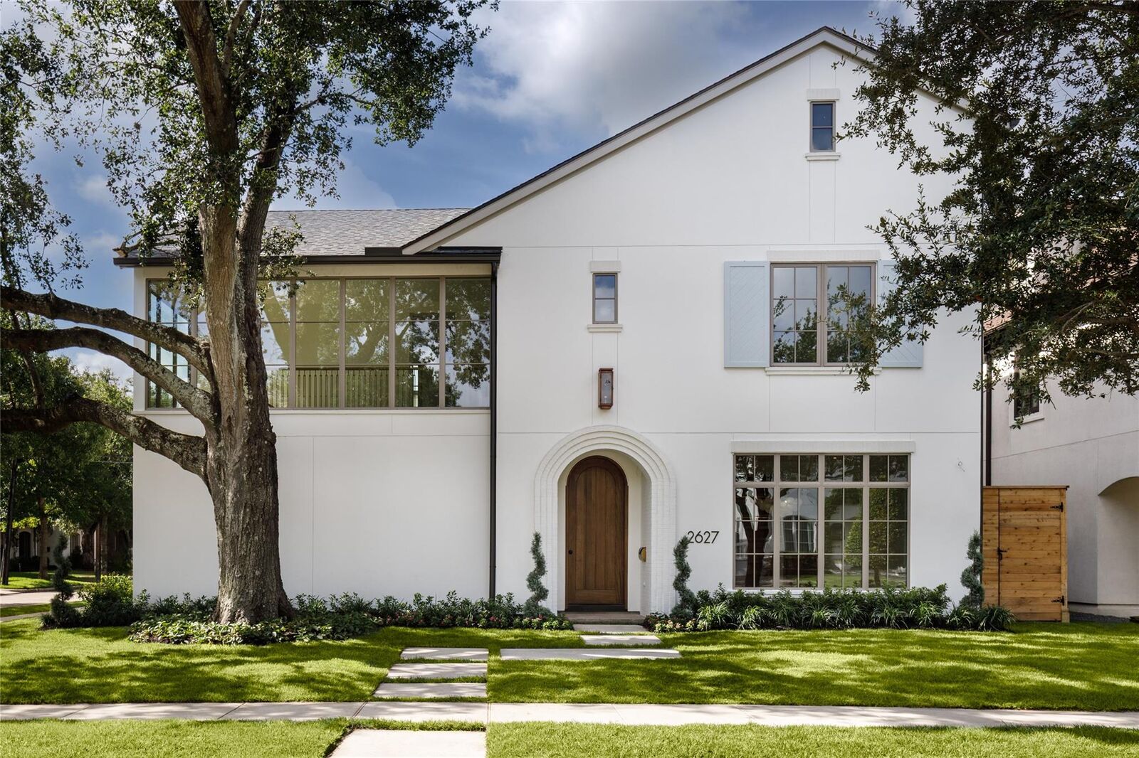 Property Photo: 2627 Tangley Road TX 77005