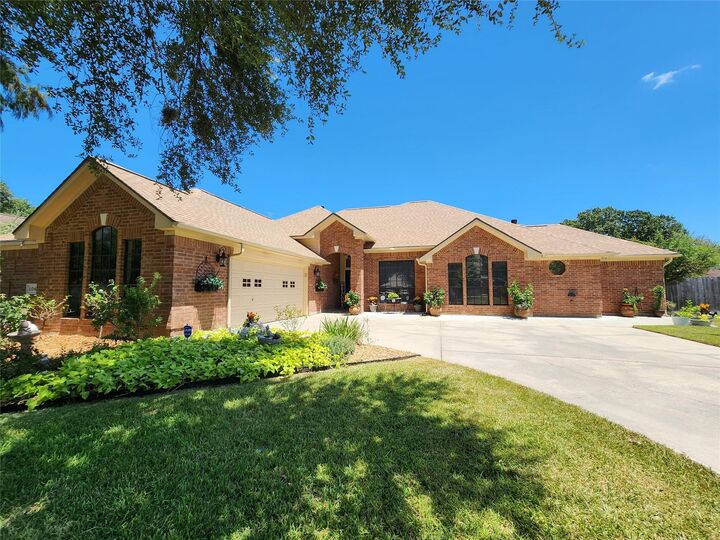 Property Photo:  104 Portulaca Street  TX 77566 