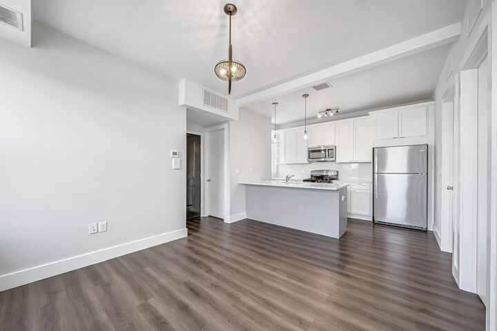 Property Photo: 91 East 21st St 5 NJ 07002