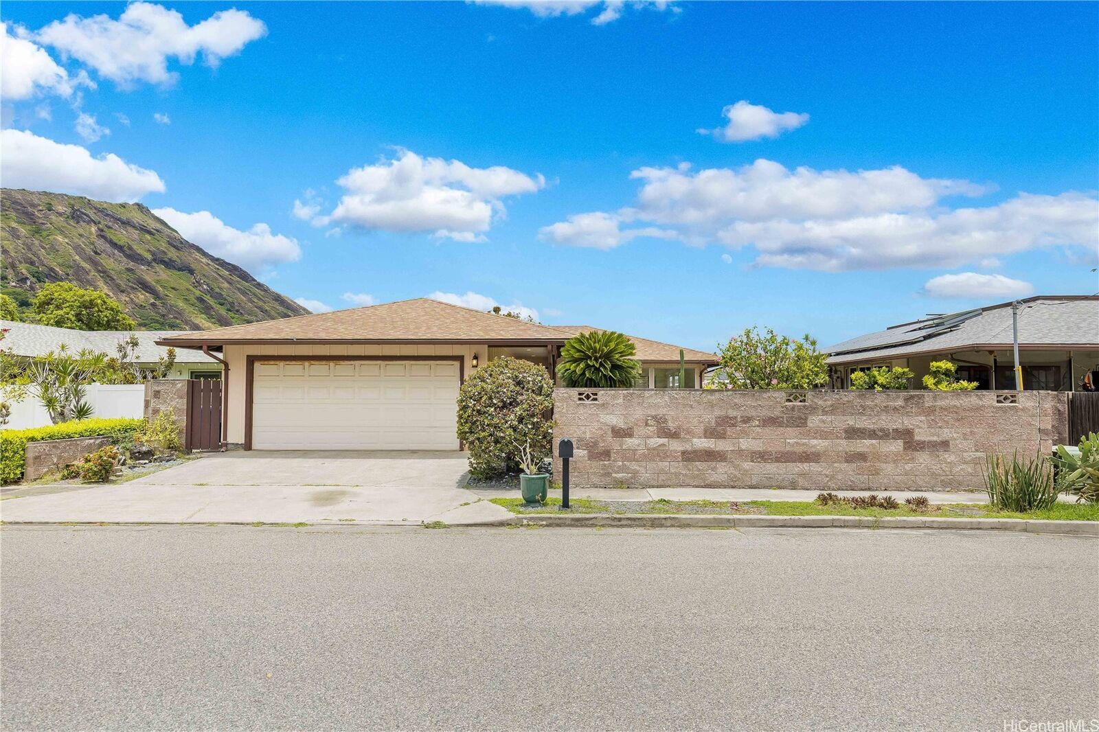 Property Photo:  7223 Kuahono Street  HI 96825 