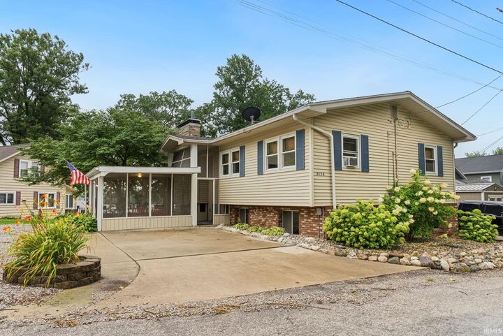 Property Photo: 8129 E Wade Lane IN 46555
