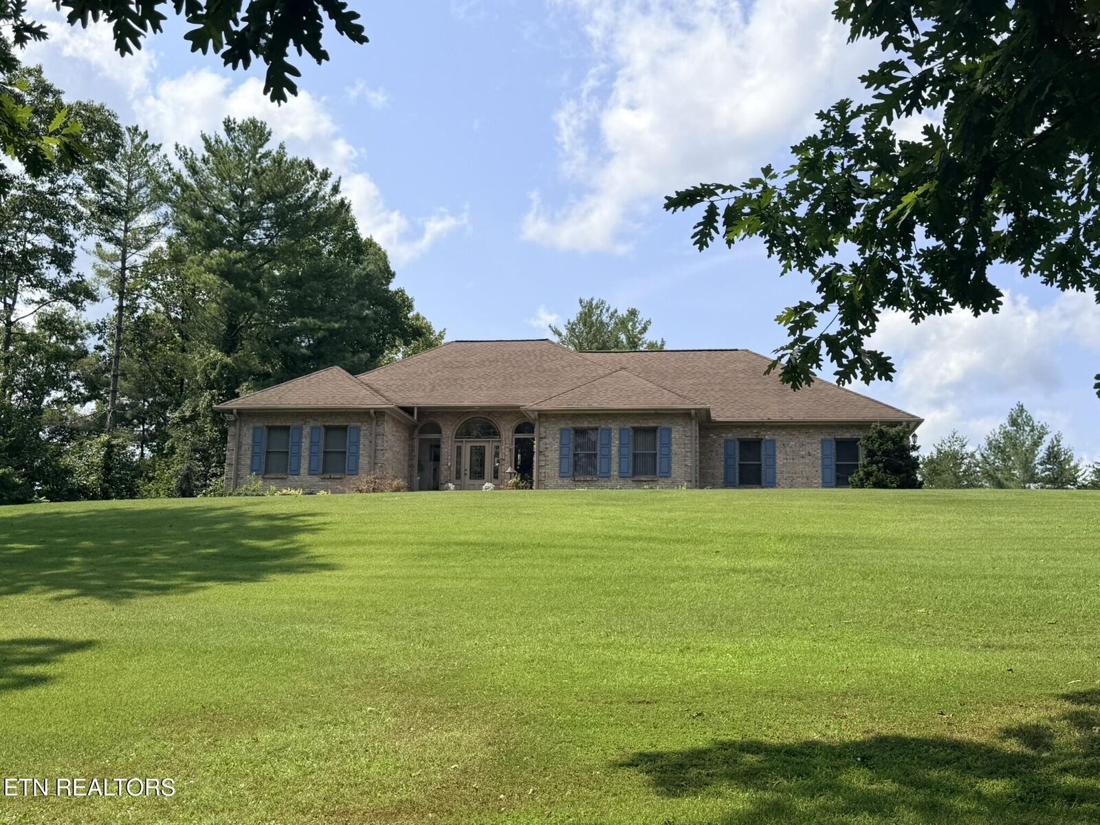 Property Photo:  201 N Baker St  TN 37841 
