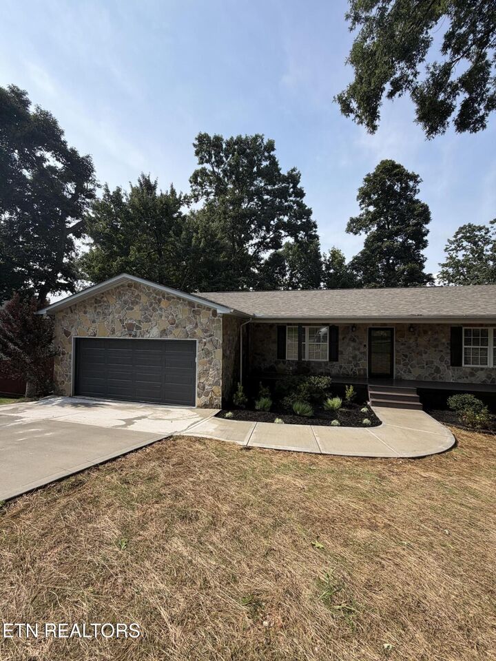Property Photo: 219 Scenic View Drive TN 37716