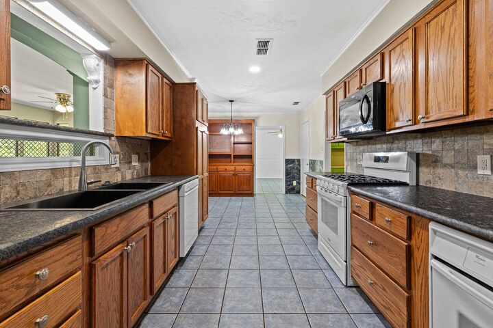 Property Photo:  603 Ambassador  TX 75672 