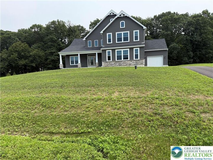 Property Photo:  9 Yorkshire Circle  PA 18051 