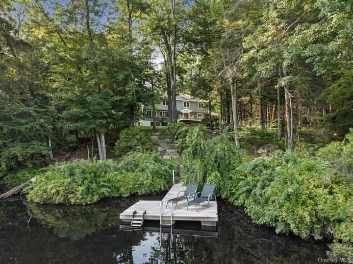 Property Photo:  1 Sherwood Road  NY 10576 