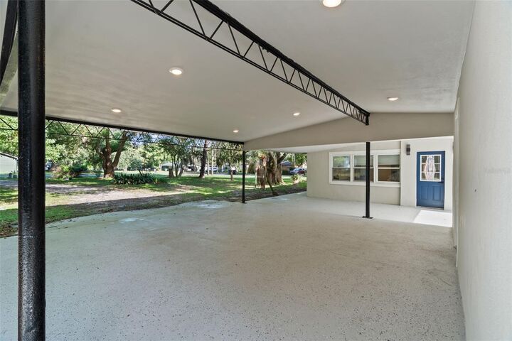 Property Photo: 929 Adrian Court FL 33801