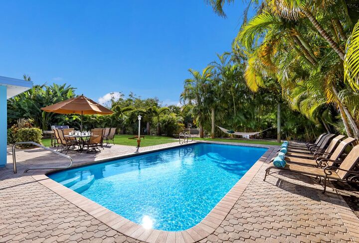 Property Photo:  125 Crescent Drive  FL 34216 