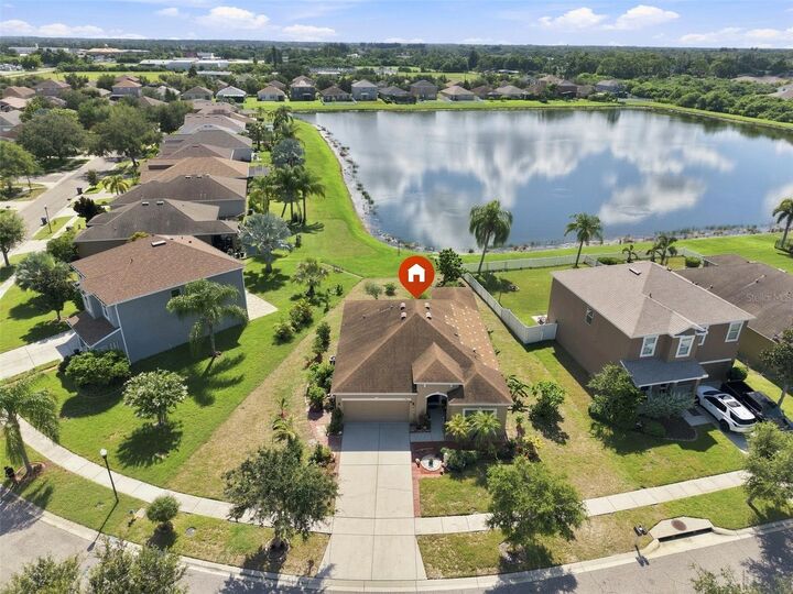 Property Photo:  803 Parker Den Drive  FL 33570 