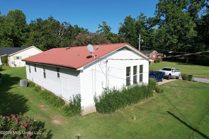 Property Photo: 25 S Center Street MS 38659