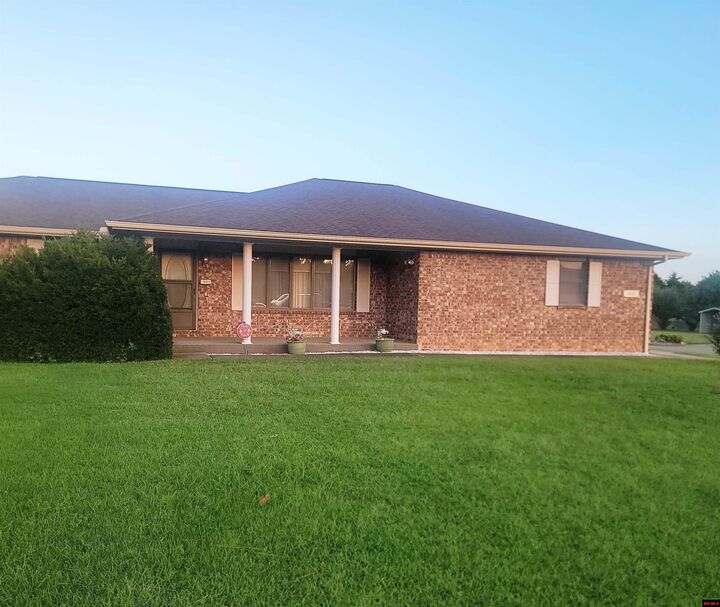 Property Photo:  1403 Mistletoe  AR 72653 
