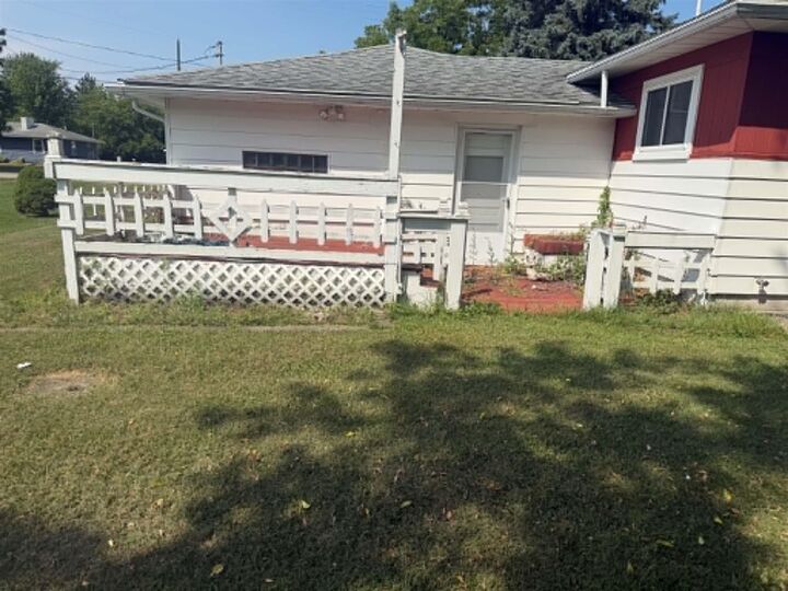 Property Photo:  1820 SE Boutell Road  MI 48732-9704 