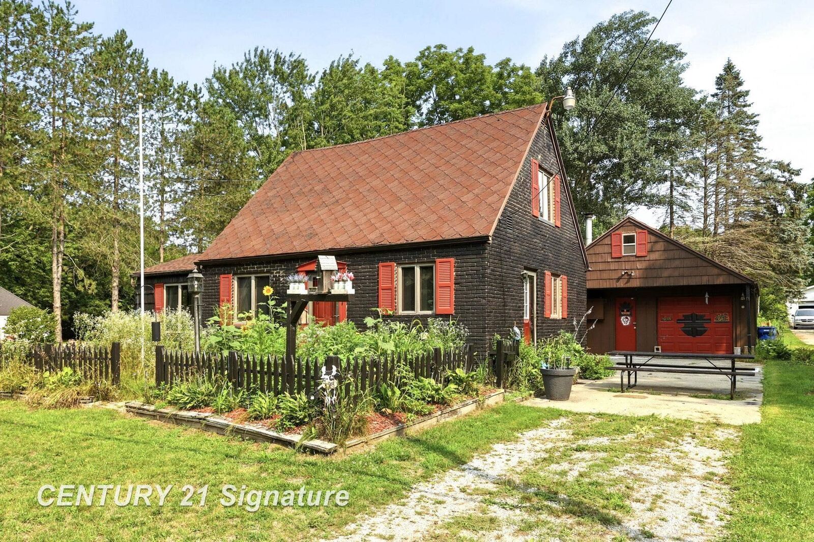 Property Photo:  3865 Old King Road  MI 48601 