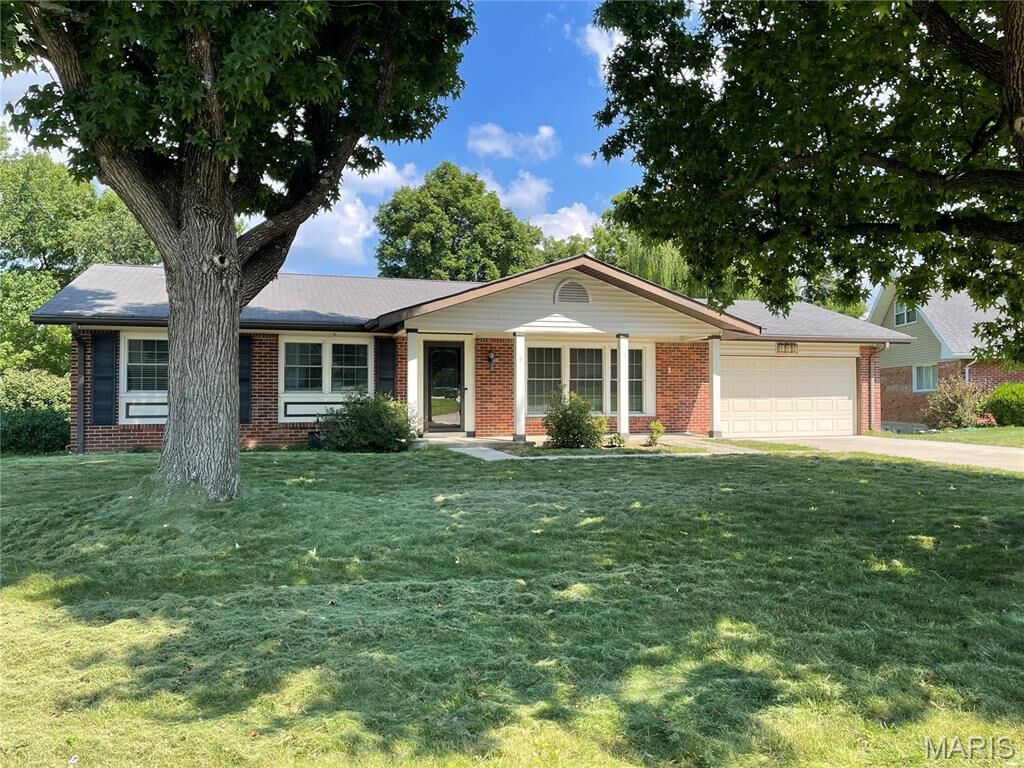 Property Photo:  7 Greymore Drive  MO 63017 