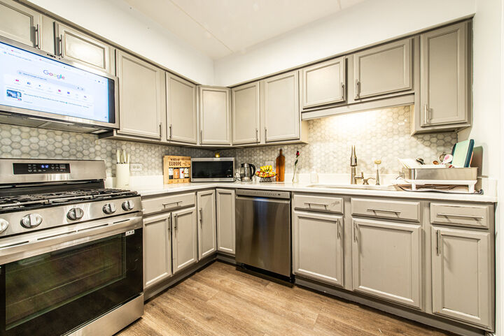 Property Photo: 9864 W Leland Avenue 311 IL 60176