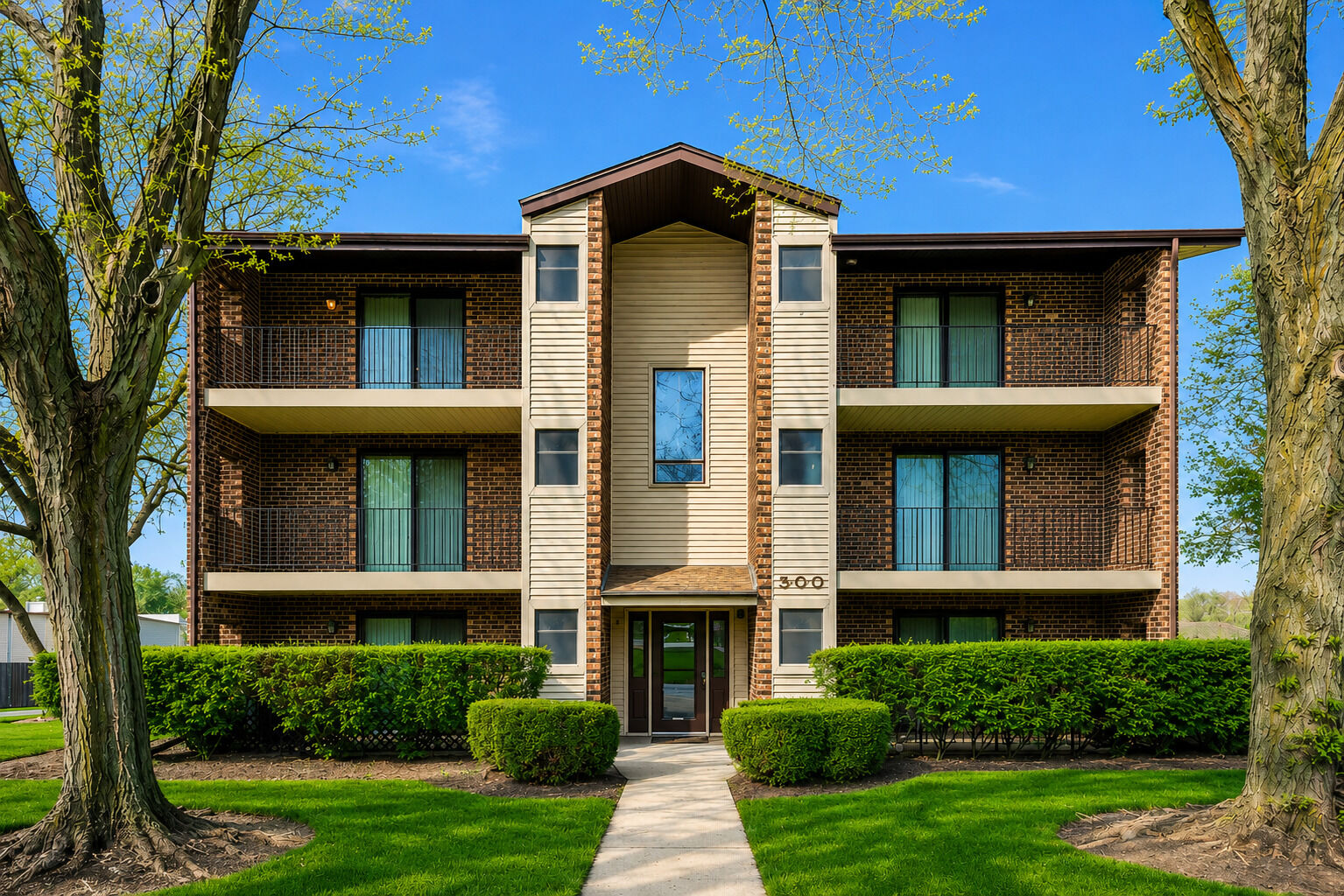 Property Photo:  500 Valley Drive 301  IL 60563 
