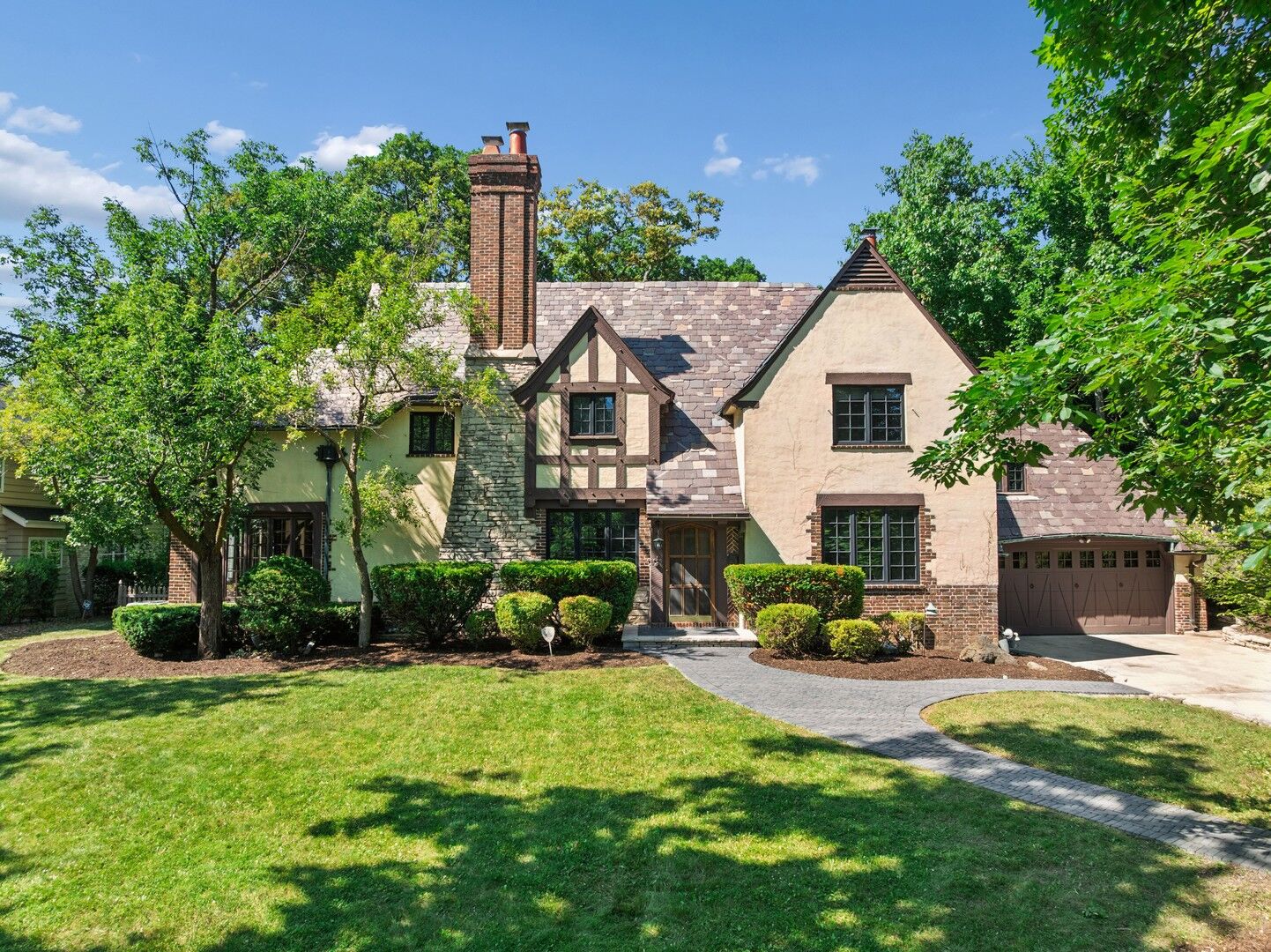 Property Photo:  465 Dundee Road  IL 60022 