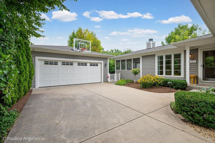 Property Photo:  218 Coolidge Avenue  IL 60010 