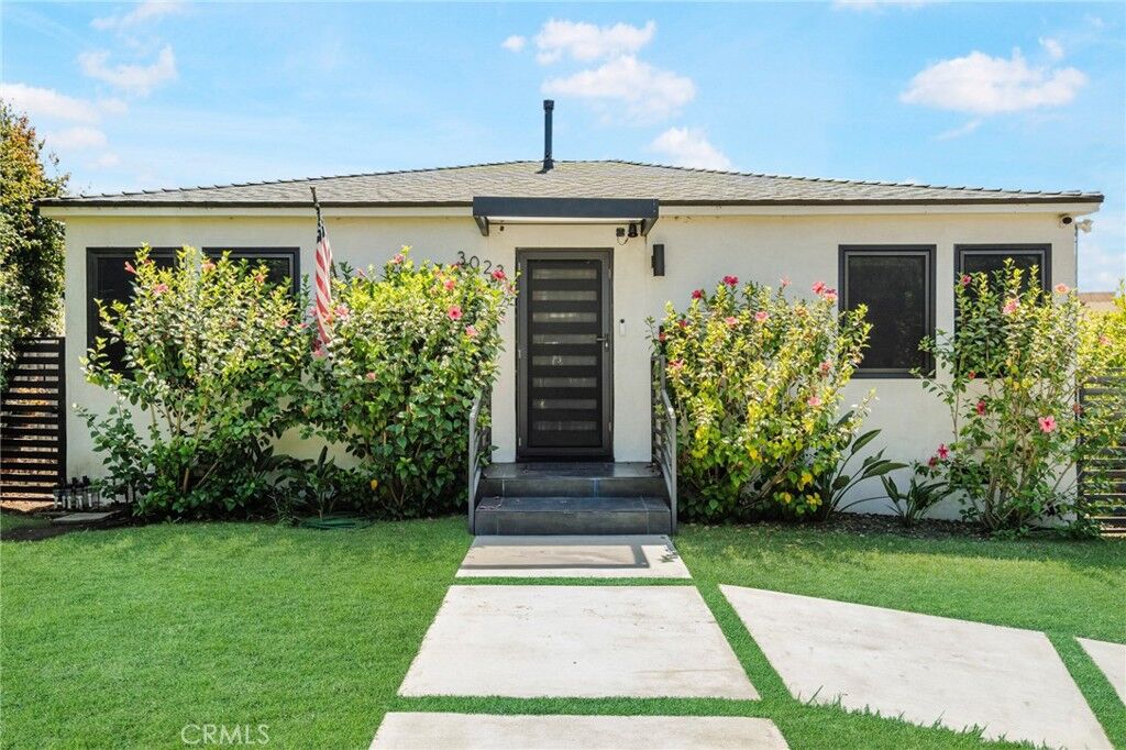Property Photo: 3023 Glendon CA 90034