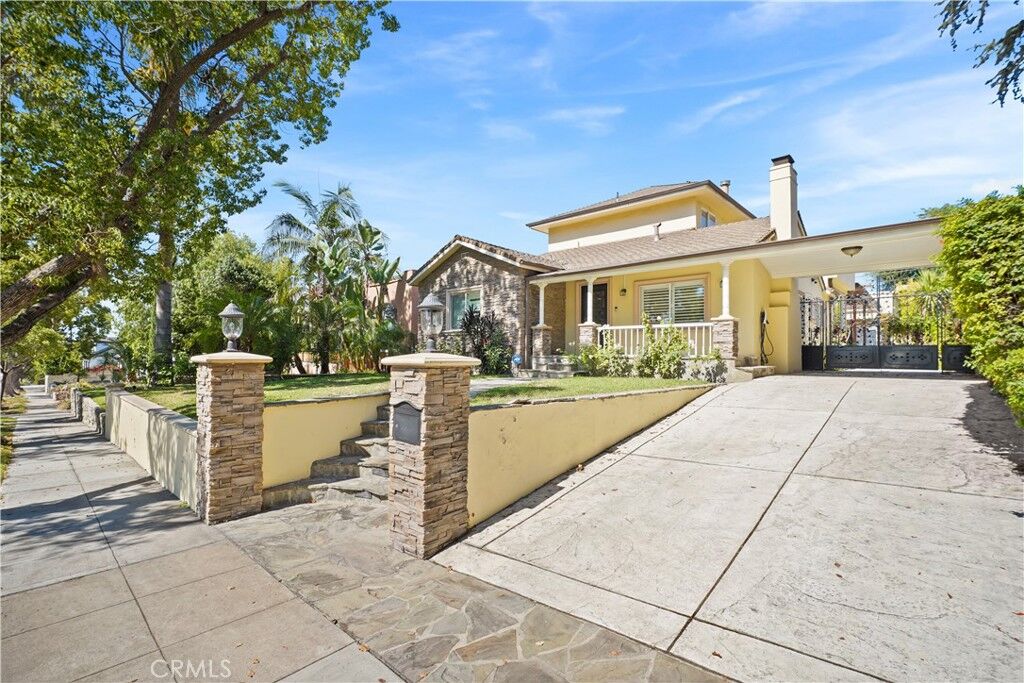 Property Photo:  1025 E San Jose Ave  CA 91501 