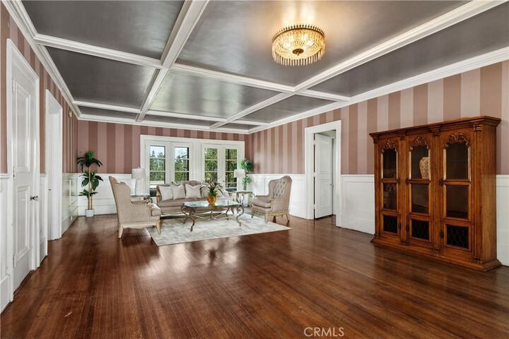 Property Photo:  182 S Orange Grove  CA 91105 
