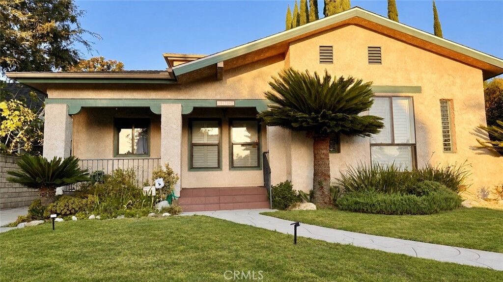 Property Photo:  1122 N Isabel Street  CA 91207 