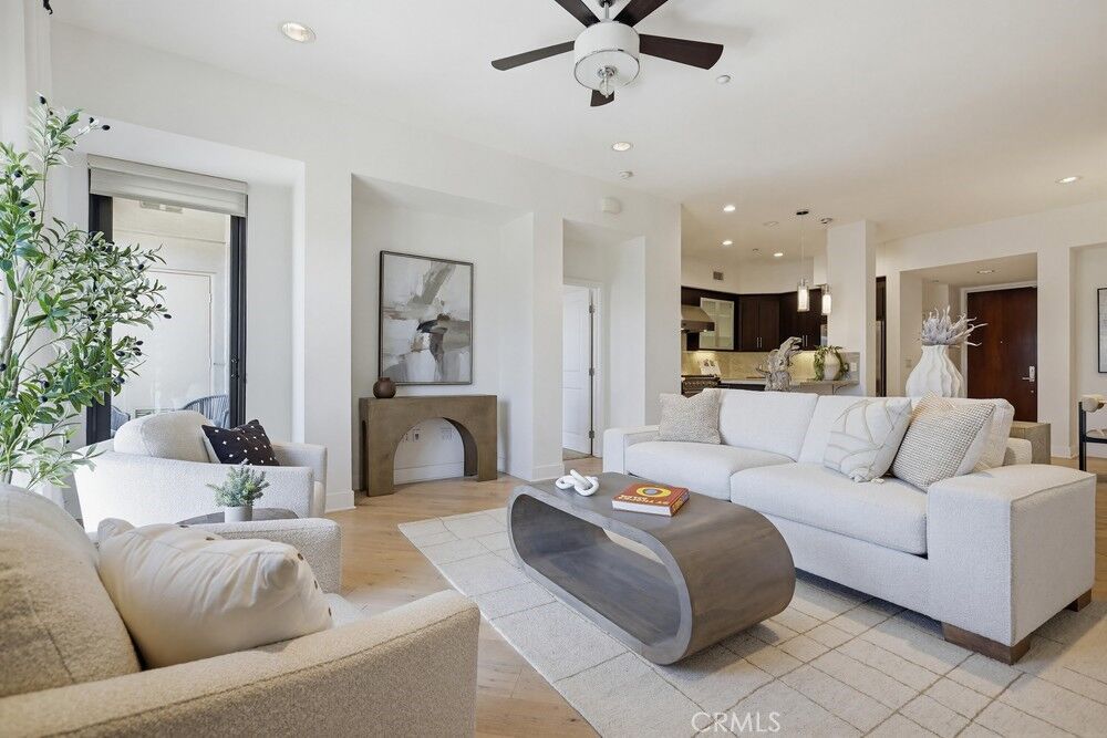 Property Photo:  402 Rockefeller 406  CA 92612 