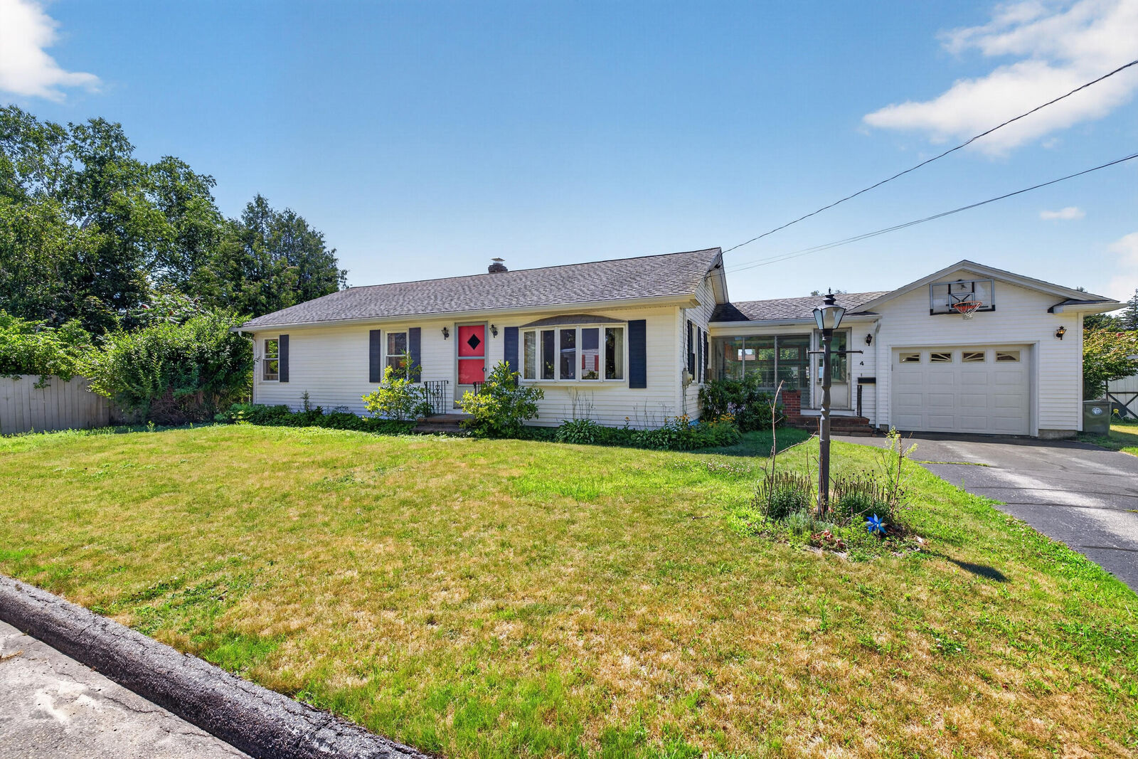 Property Photo:  4 Sunrise Street  ME 04005 
