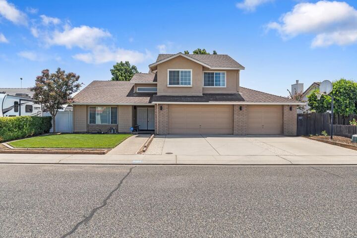 Property Photo: 7424 Heathrow Way CA 95326