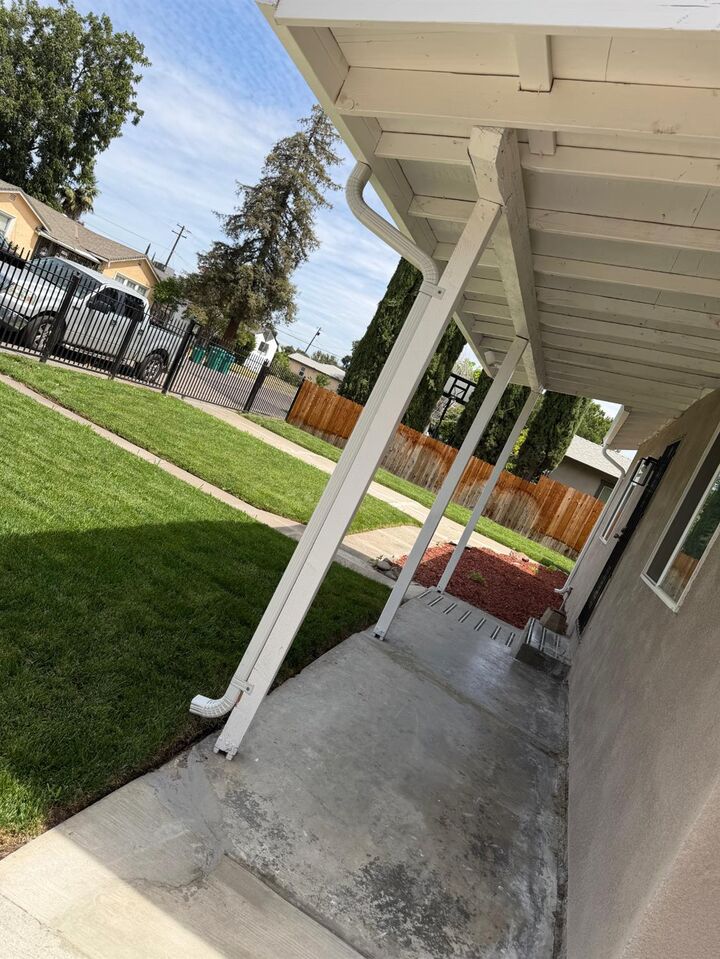 Property Photo:  2346 Hackberry Street  CA 95205 