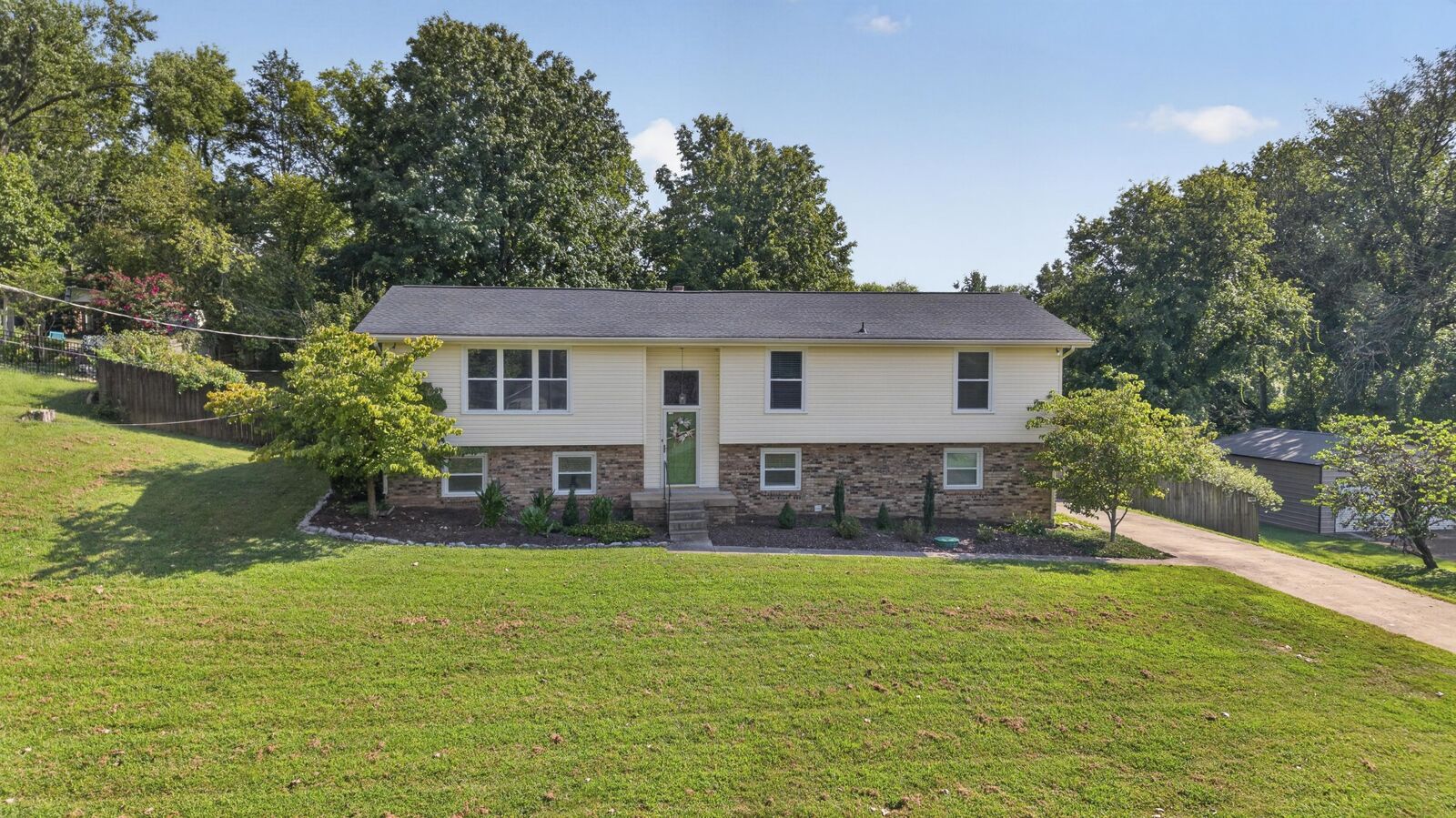Property Photo:  713 Hillbrook Dr  TN 37122 
