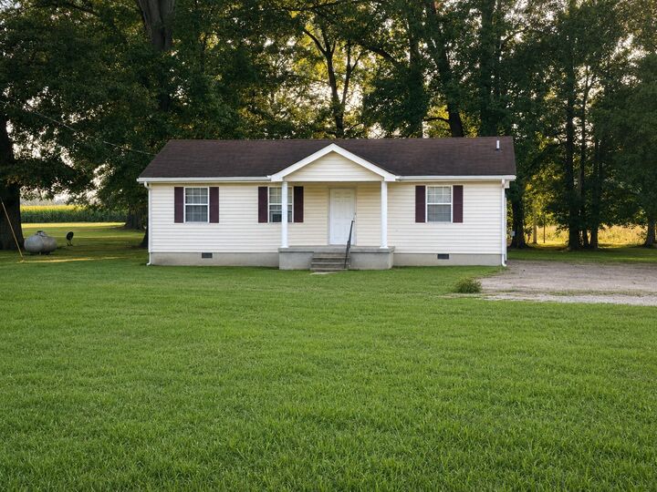 Property Photo:  686 Johnson St  TN 37043 
