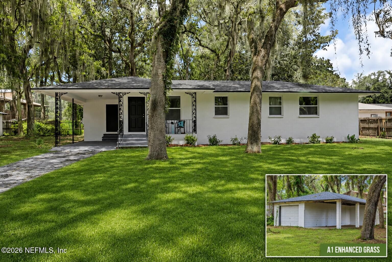 Property Photo: 3055 Oak Road FL 32065