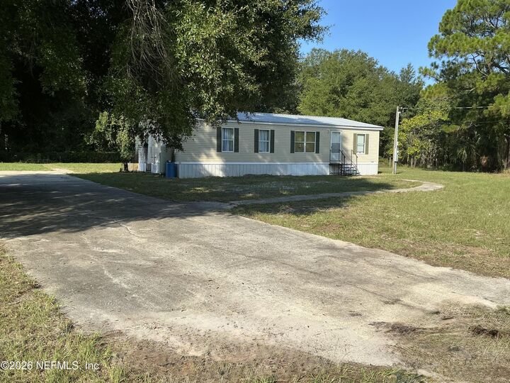Property Photo: 130 Yancey Circle FL 32189