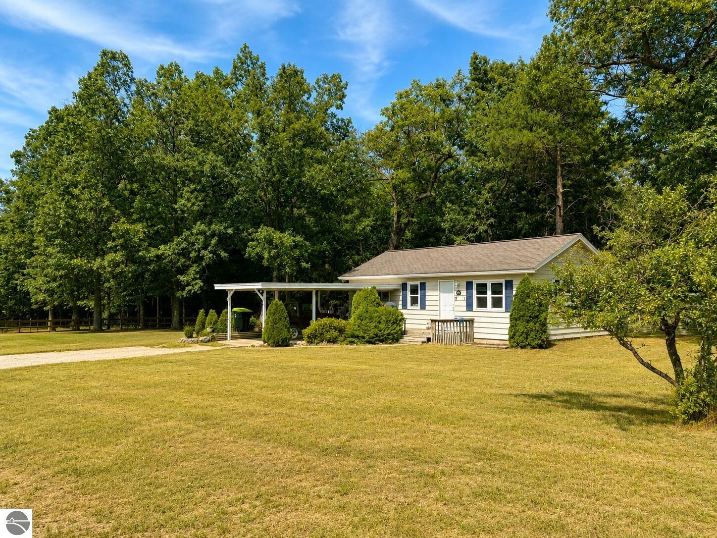 Property Photo: 885 Parsons Road MI 49686