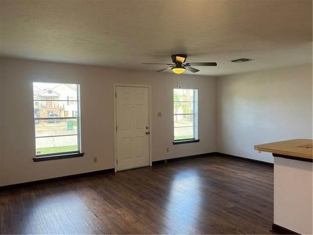 Property Photo: 604 N Woodlawn Avenue LA 70001