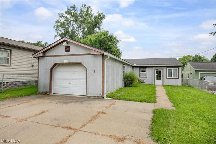 Property Photo: 1276 Prospect Street OH 44203