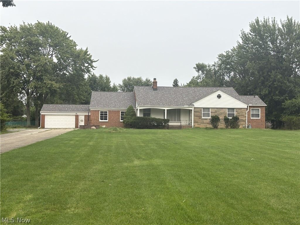 Property Photo: 6471 Olde York Road OH 44130