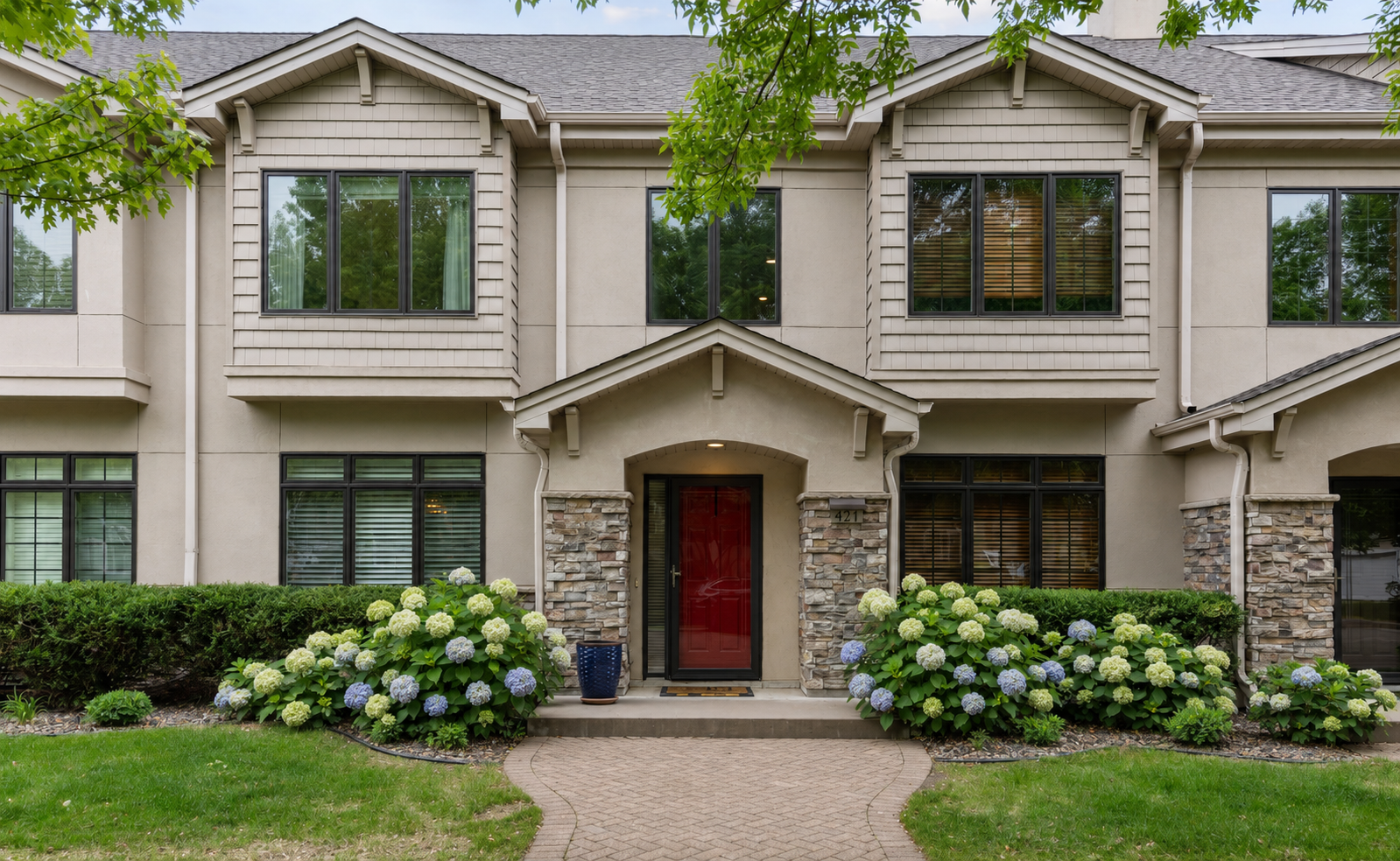 Property Photo: 421 Willoughby Way W MN 55305