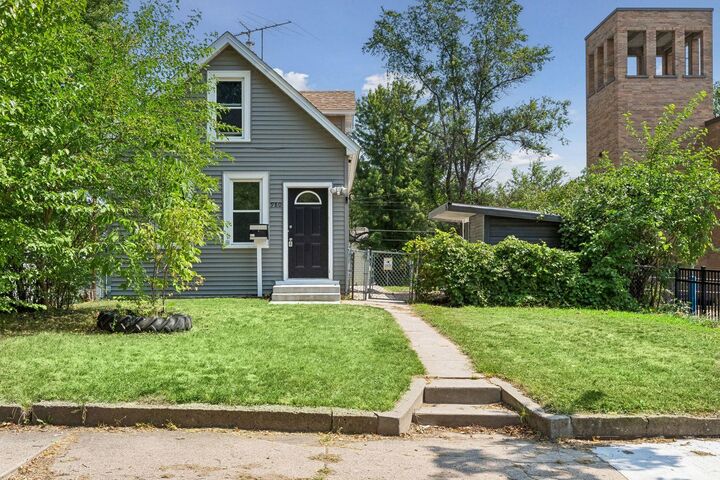 Property Photo:  980 Marion Street  MN 55117 