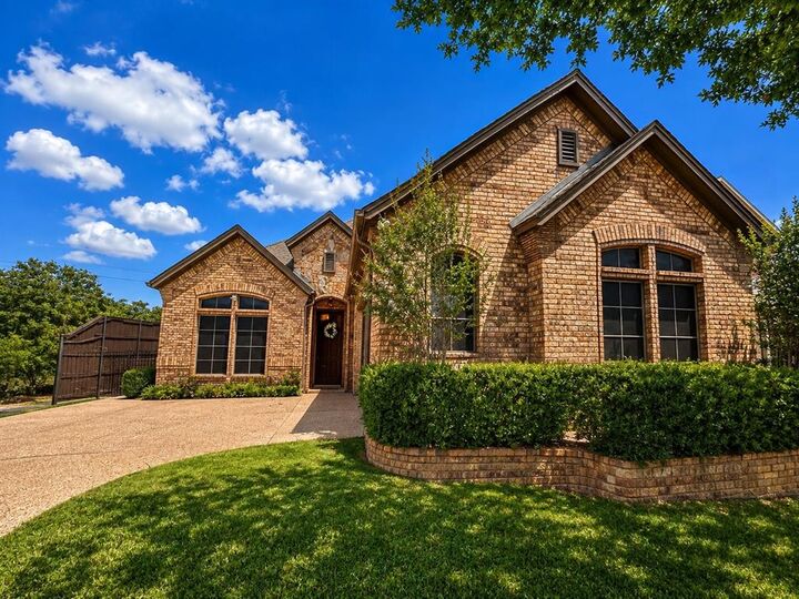 Property Photo: 5801 Mira Lago Lane TX 76017