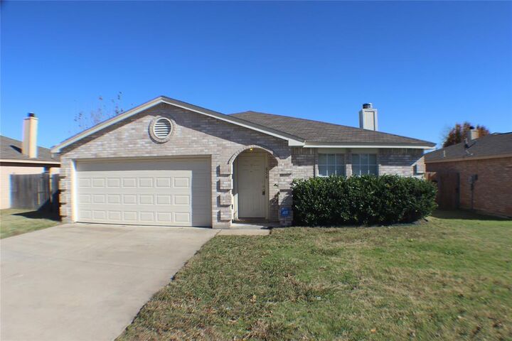 Property Photo: 856 McCully Street TX 76108